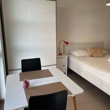 Joli Studio Confortable ! Prilly Exterior foto